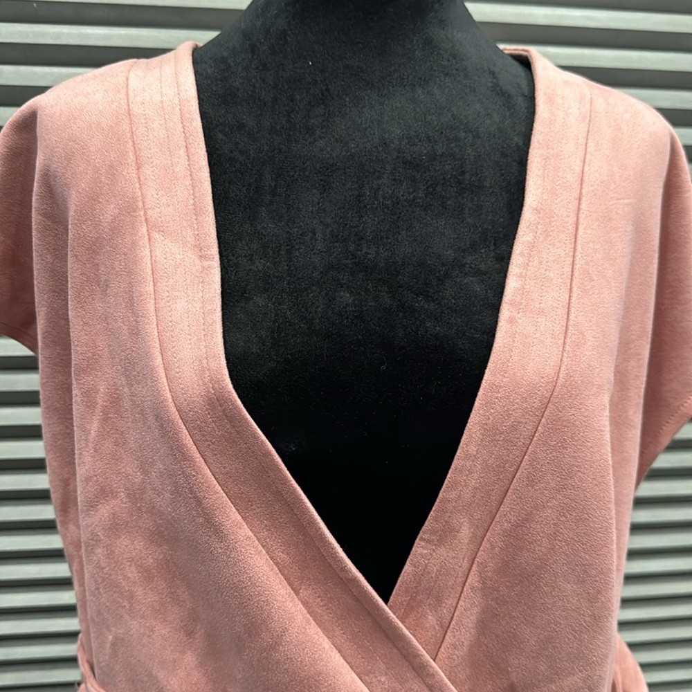 Vest - Picture 2 of 7